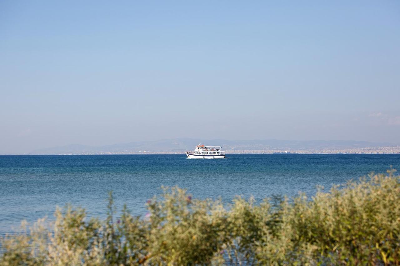 Peraía Metaxa Seafront Apartment מראה חיצוני תמונה