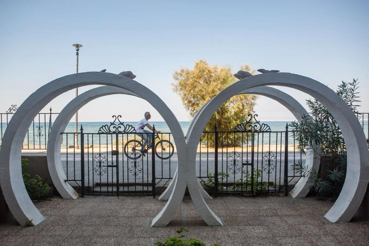 Peraía Metaxa Seafront Apartment מראה חיצוני תמונה